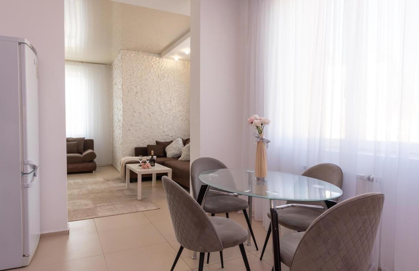 Apartment Obolon Natalka Park Kyiv Exterior photo