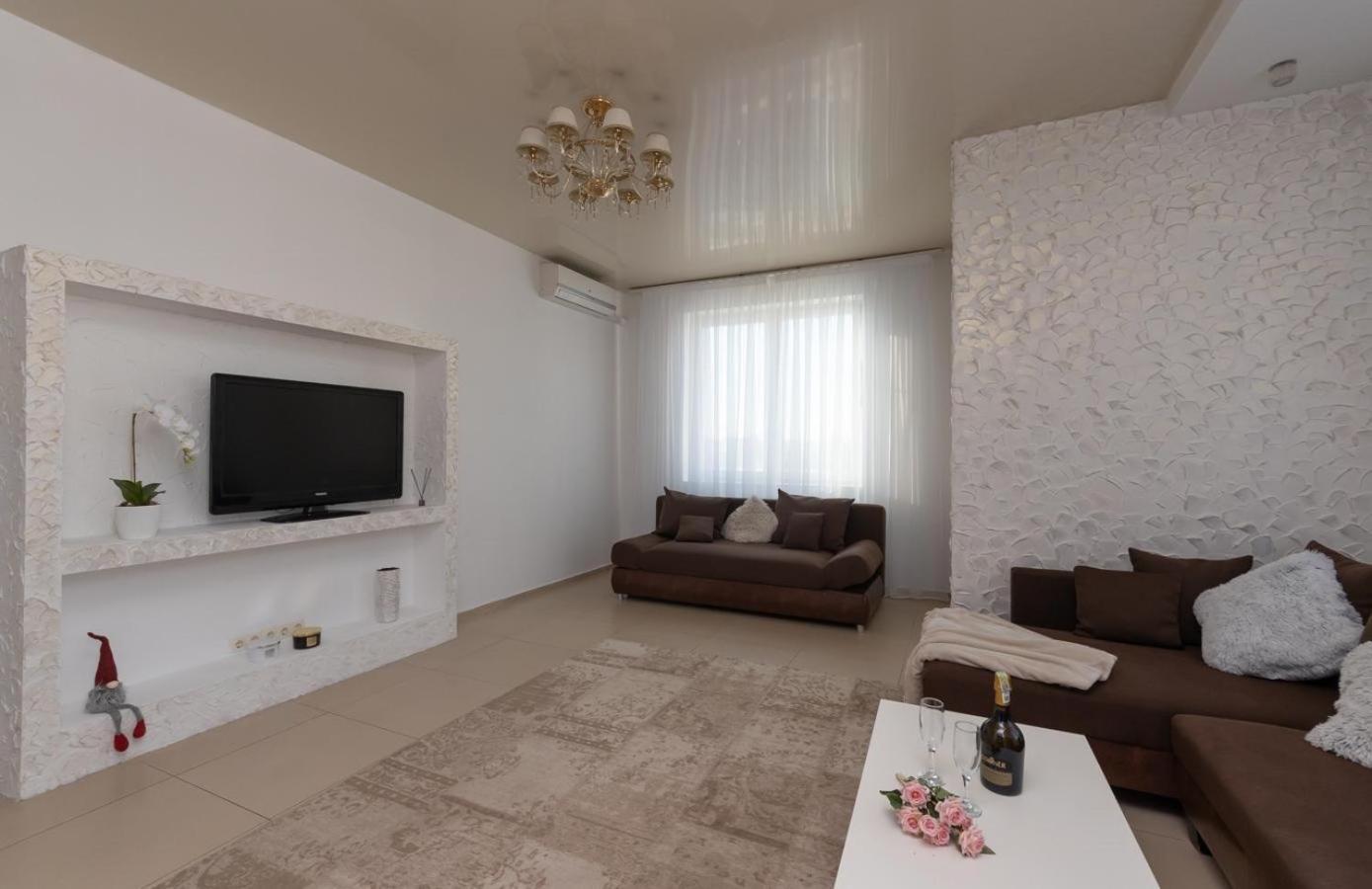 Apartment Obolon Natalka Park Kyiv Exterior photo