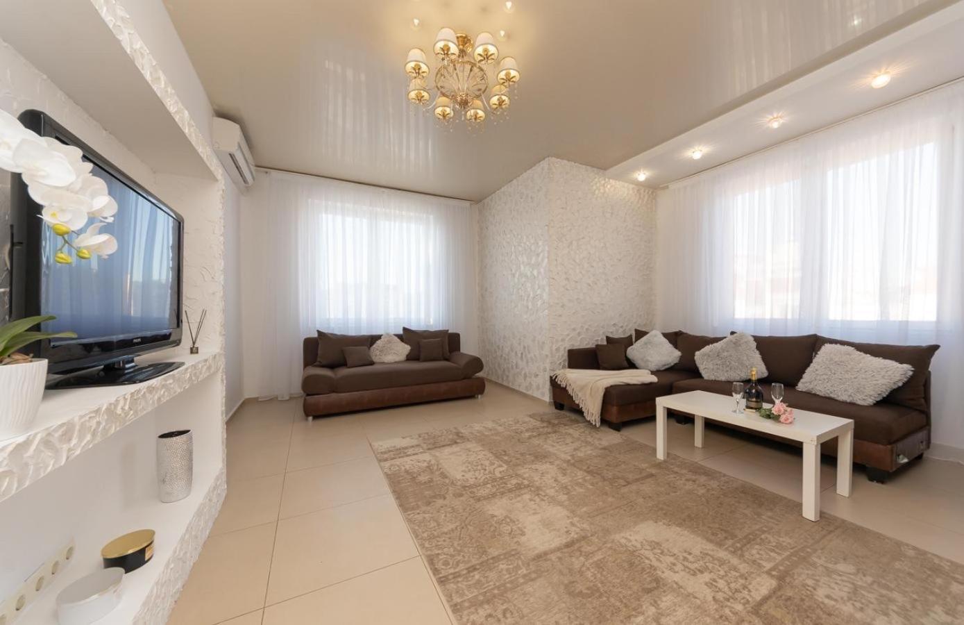 Apartment Obolon Natalka Park Kyiv Exterior photo