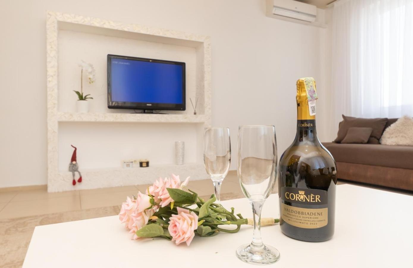 Apartment Obolon Natalka Park Kyiv Exterior photo