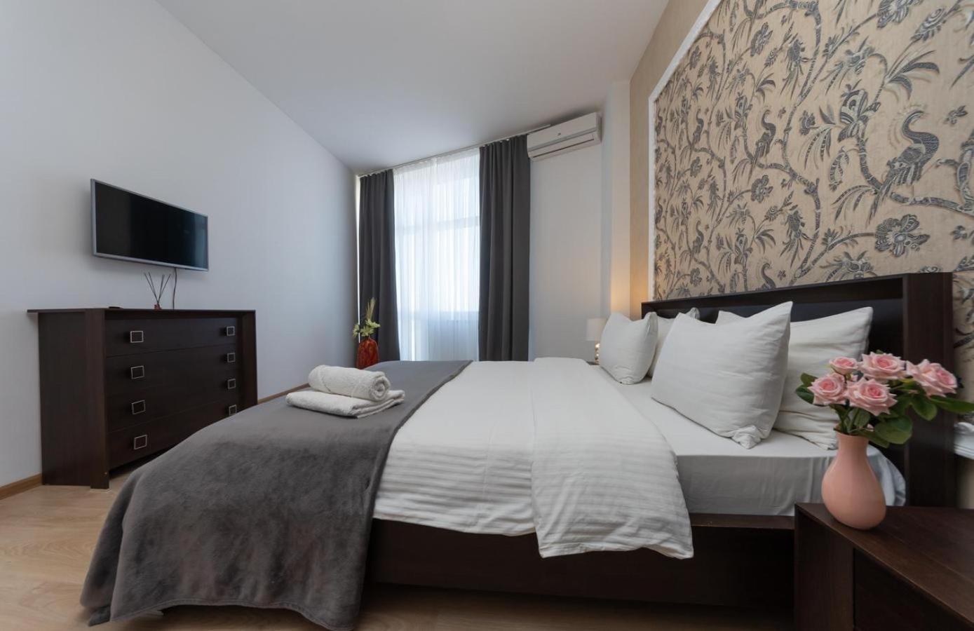 Apartment Obolon Natalka Park Kyiv Exterior photo